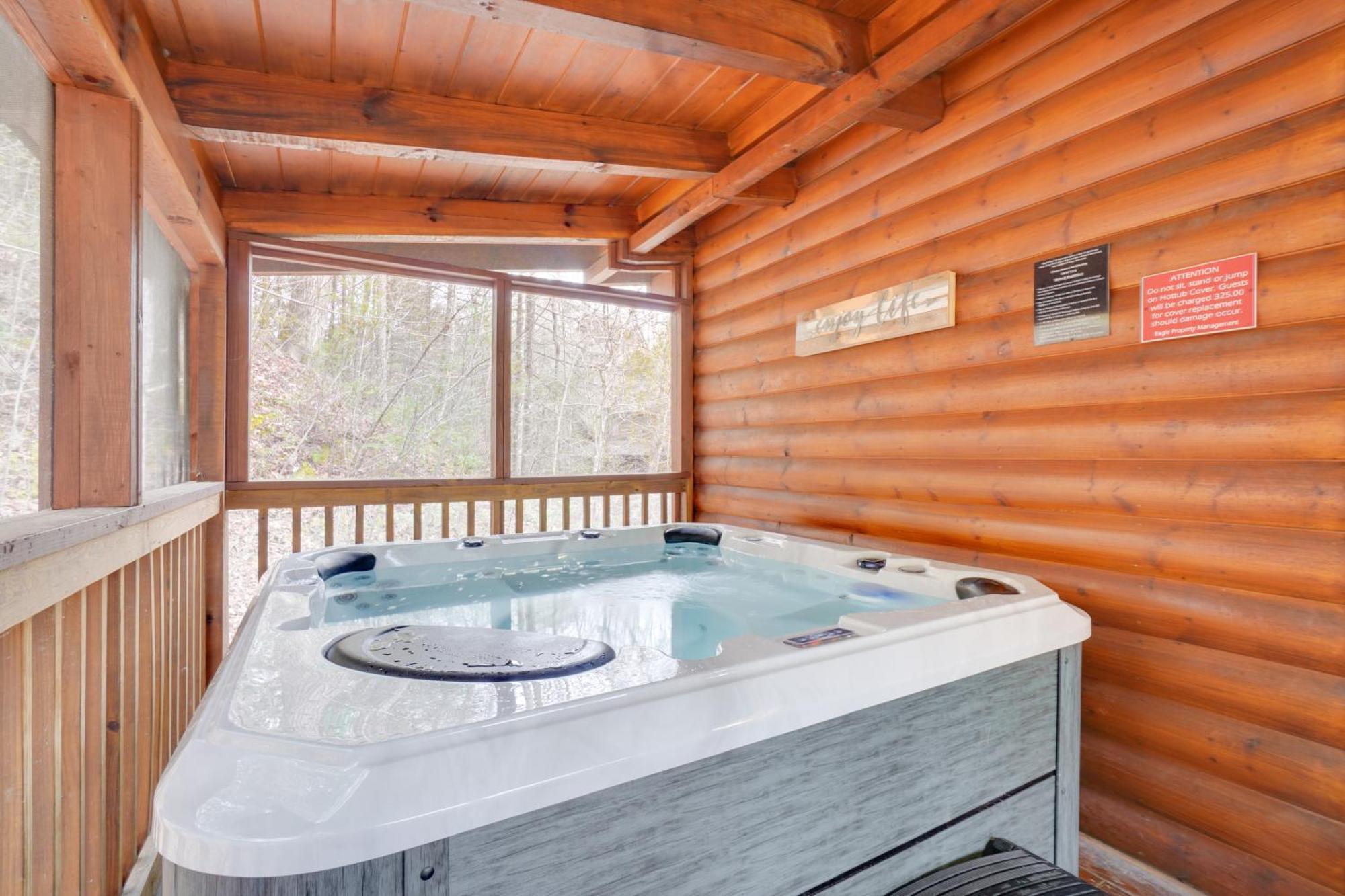 Vacation With Private Hot Tub! * Pigeon Forge