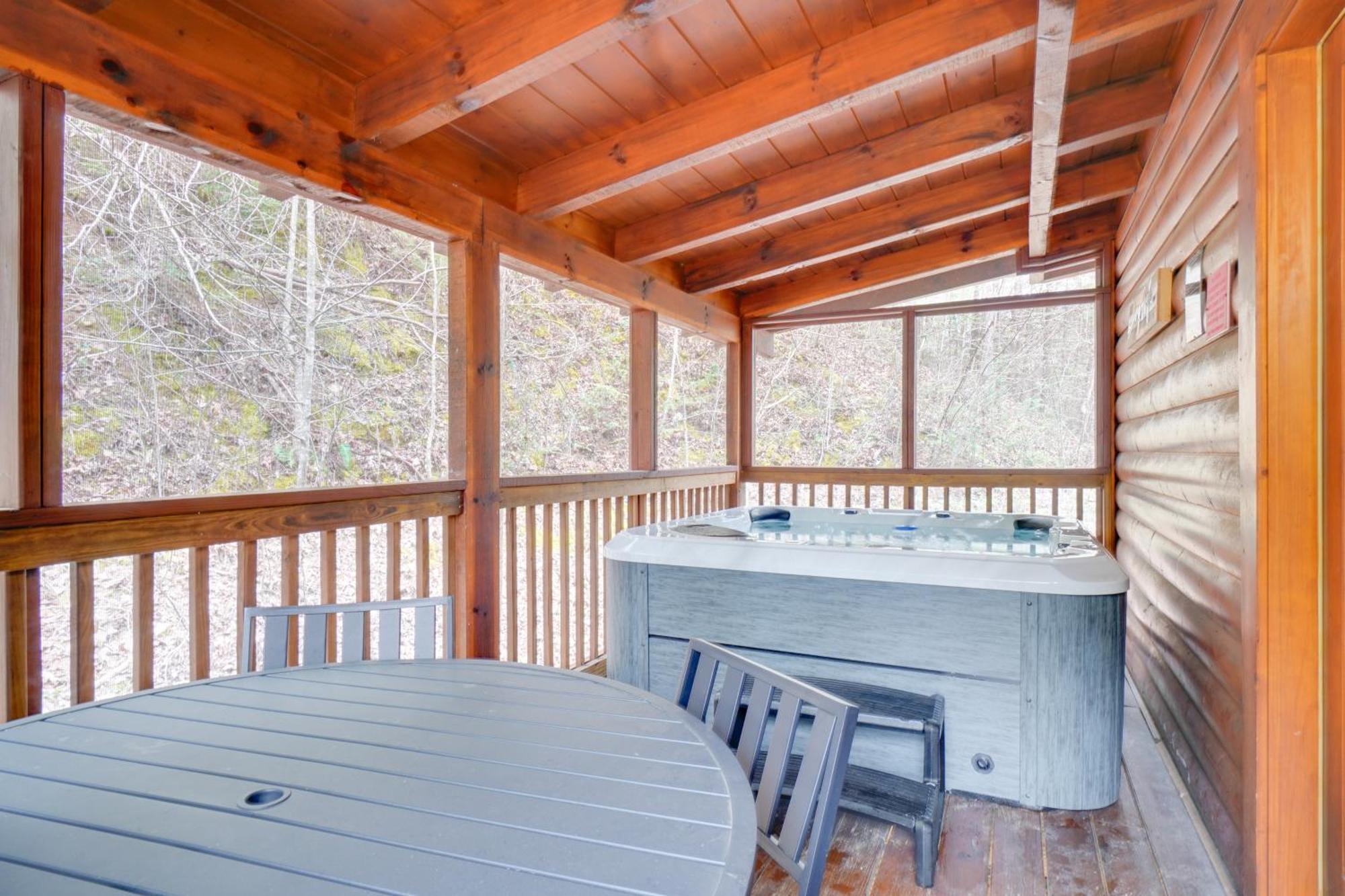 Vacation With Private Hot Tub! Holiday home *