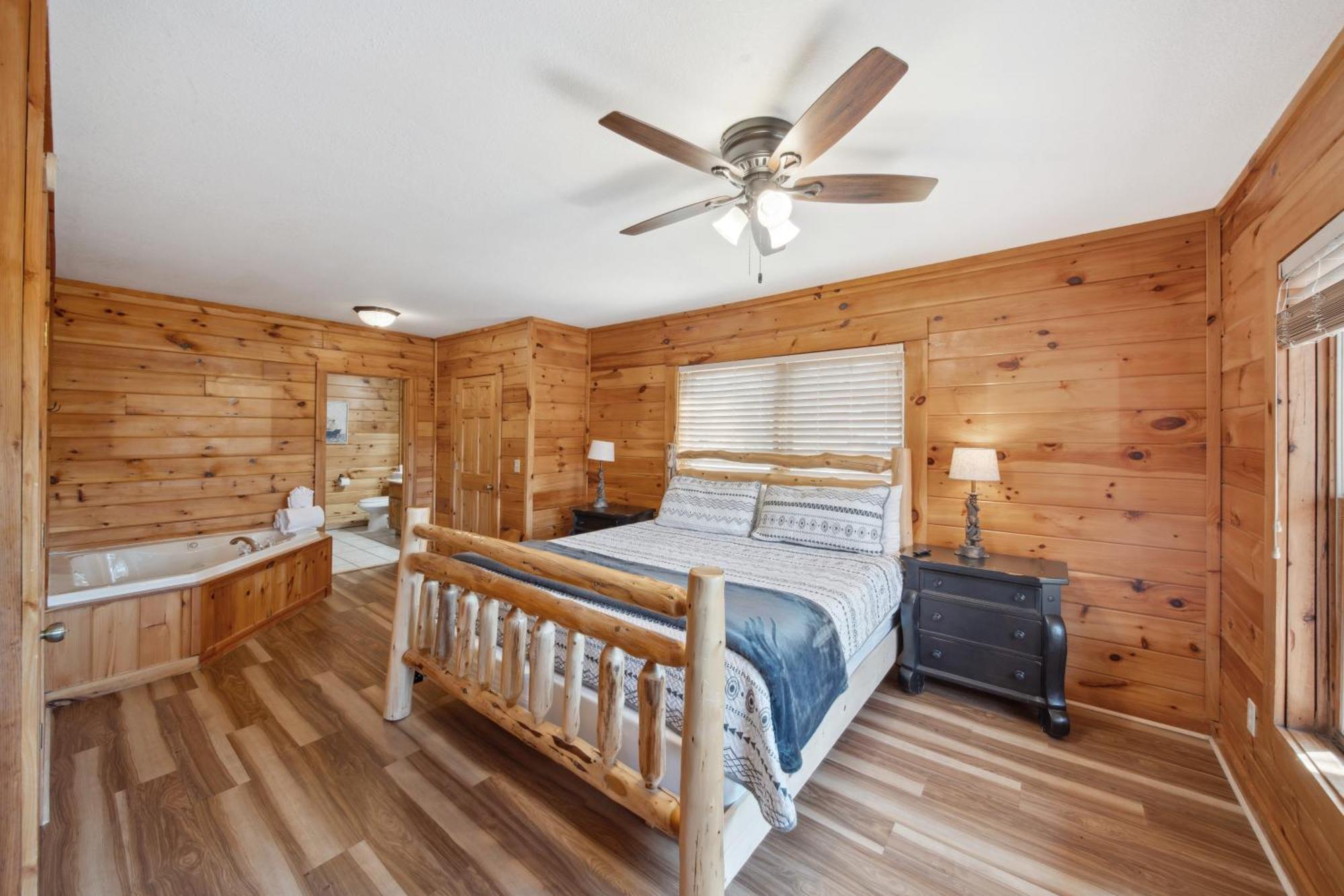 Holiday home Alpine Resort Near Dollywood, Hot Tub, Game Room, Outdoor Pool, Fast Wifi