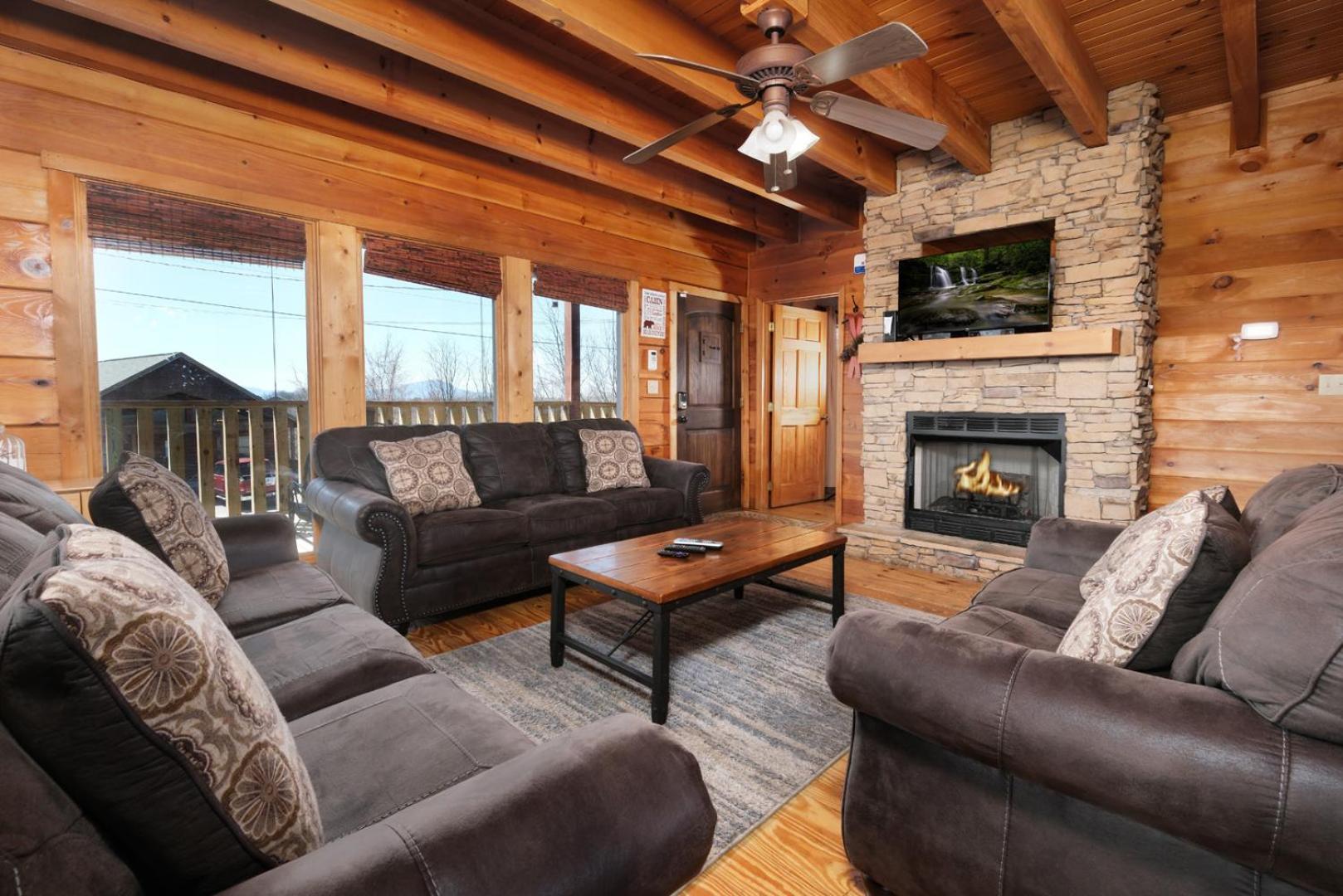 5br Sleeps 20 Putt Putt Gameroom Hot Tub Free Attraction Tickets