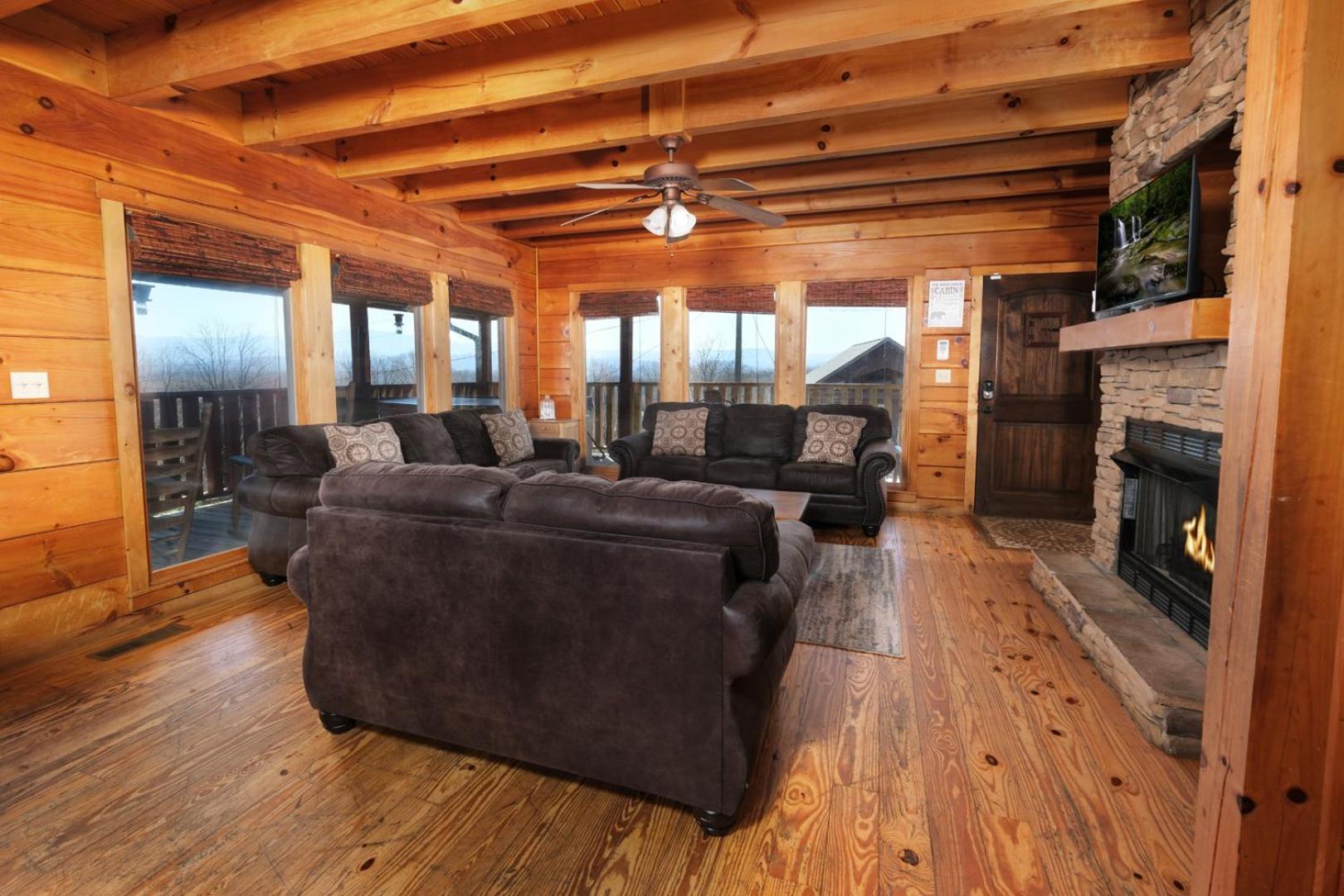 5br Sleeps 20 Putt Putt Gameroom Hot Tub Free Attraction Tickets * Pigeon Forge