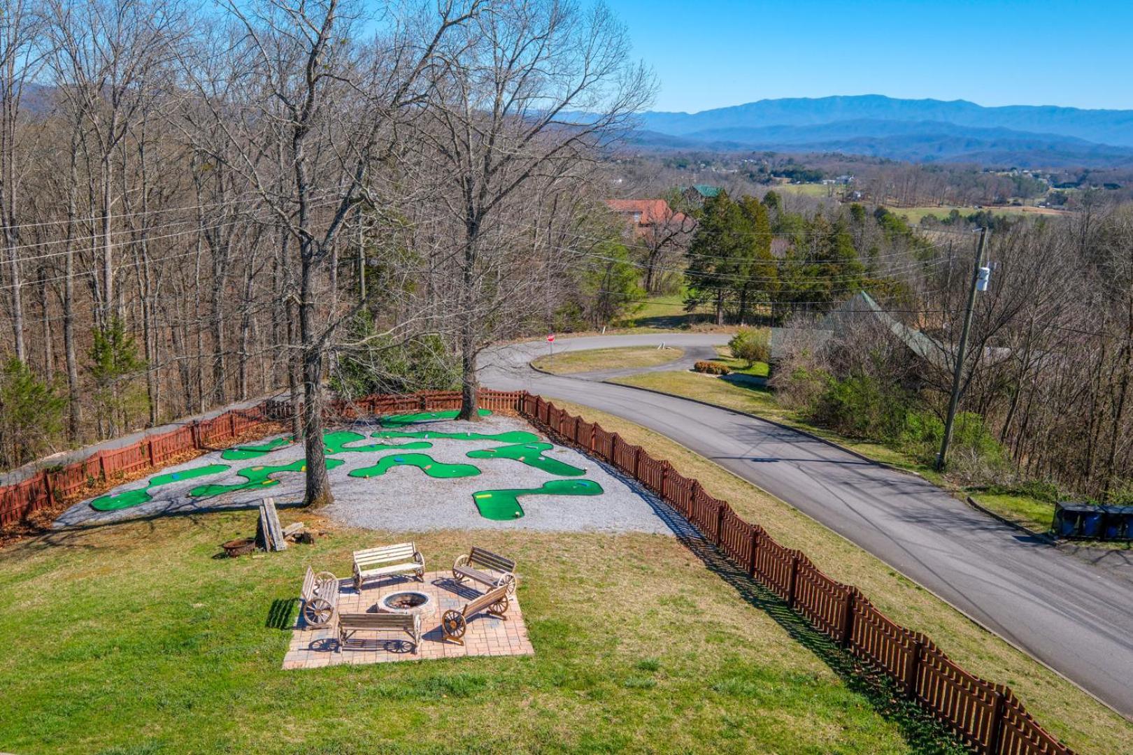 5br Sleeps 20 Putt Putt Gameroom Hot Tub Free Attraction Tickets