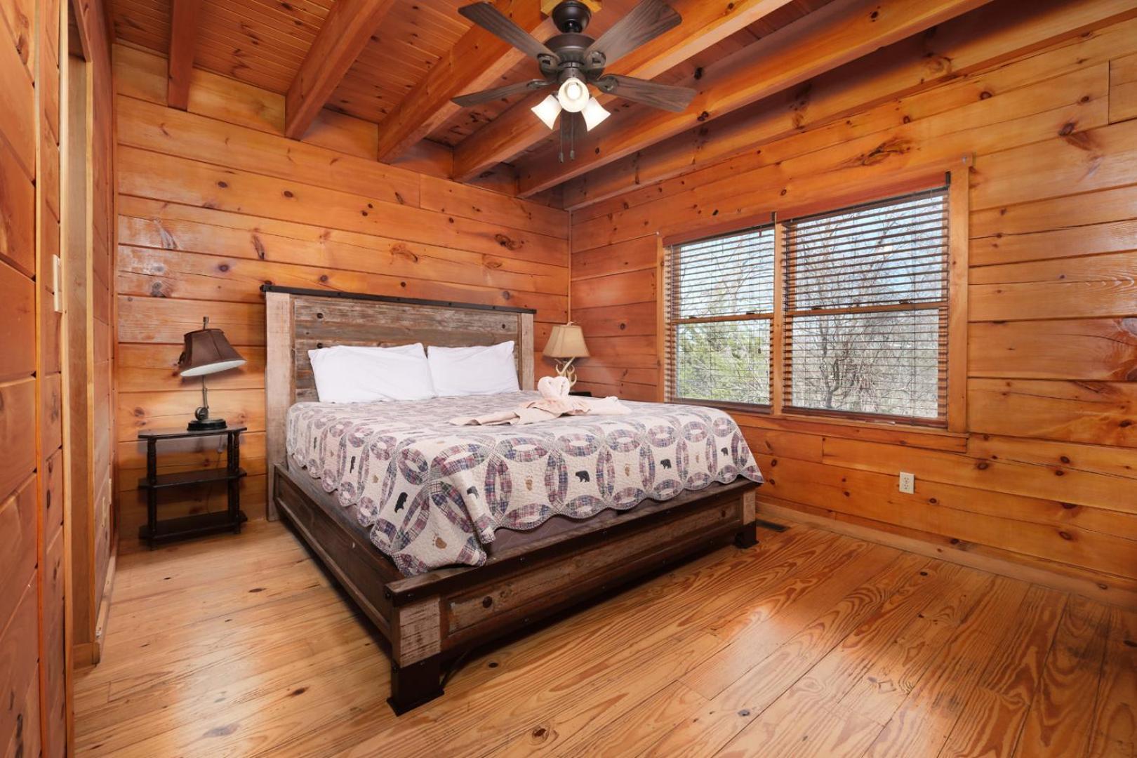 Holiday home 5br Sleeps 20 Putt Putt Gameroom Hot Tub Free Attraction Tickets *