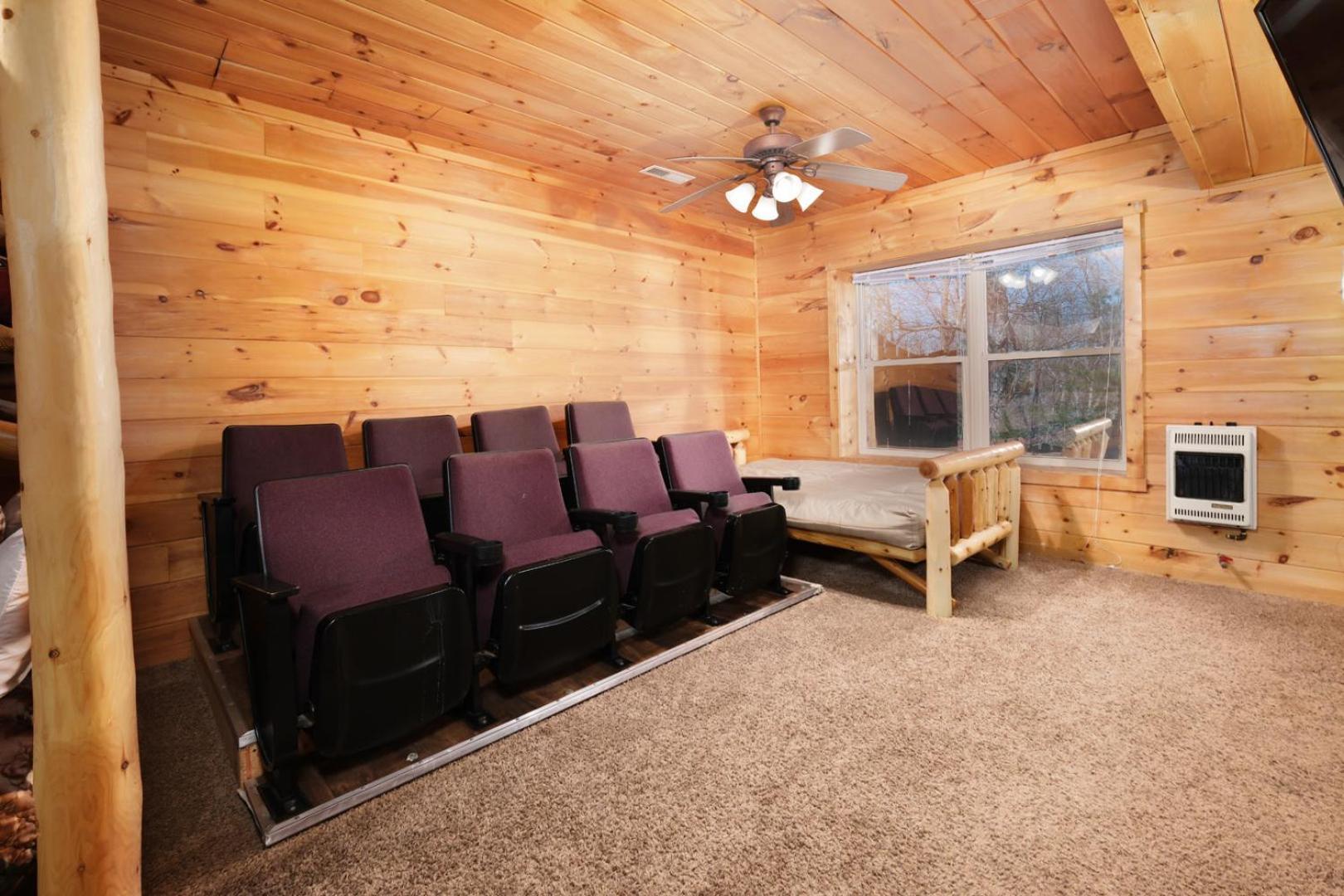 5br Sleeps 20 Putt Putt Gameroom Hot Tub Free Attraction Tickets Holiday home Pigeon Forge