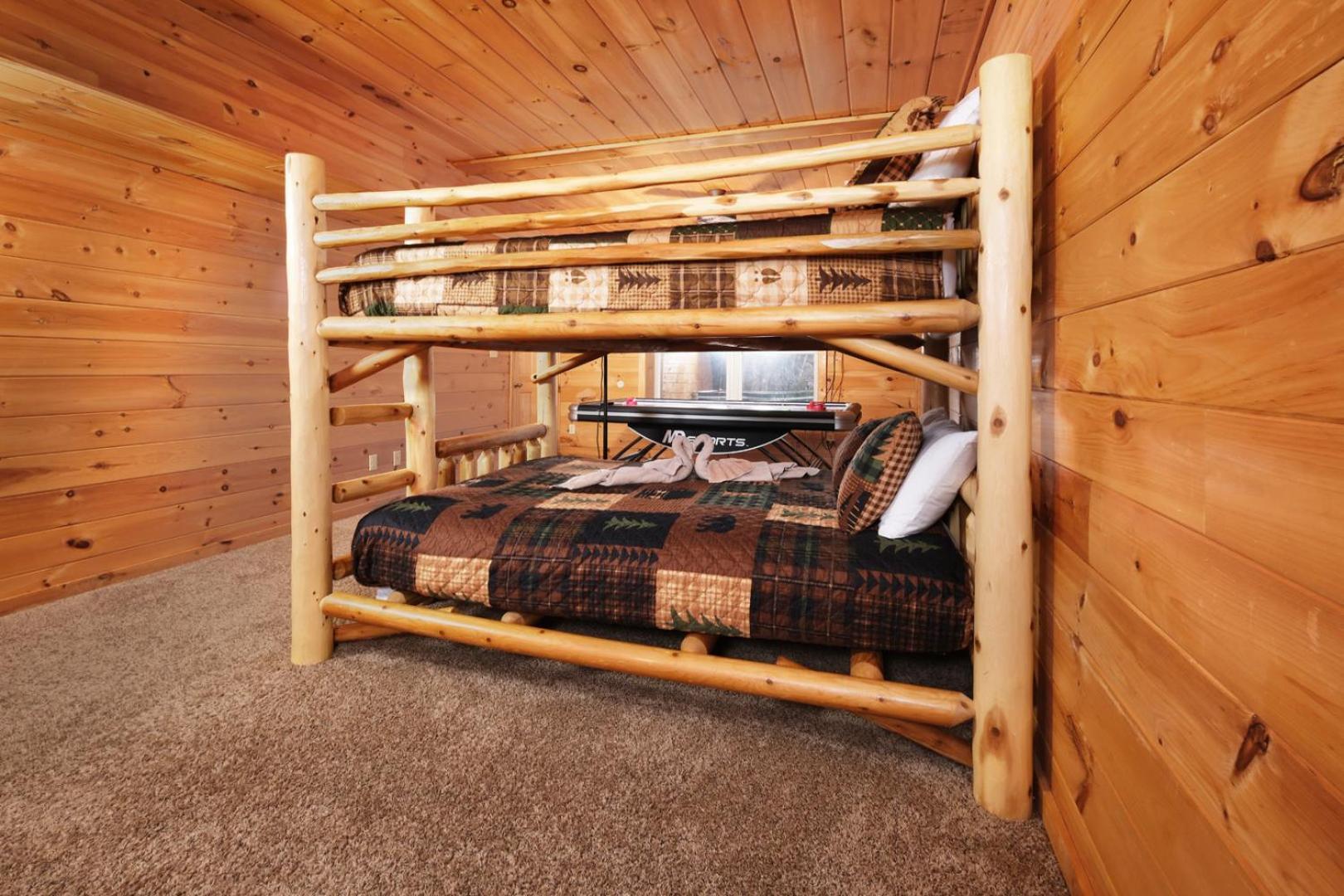 5br Sleeps 20 Putt Putt Gameroom Hot Tub Free Attraction Tickets Holiday home *