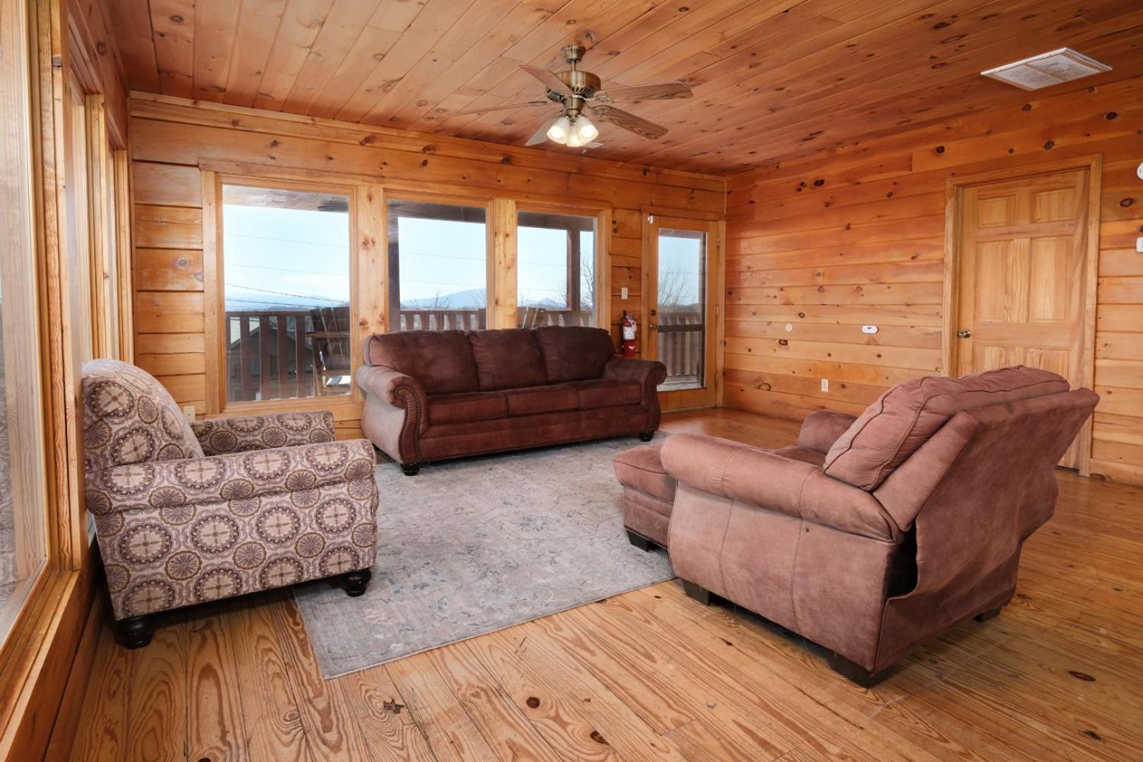 5br Sleeps 20 Putt Putt Gameroom Hot Tub Free Attraction Tickets Holiday home *