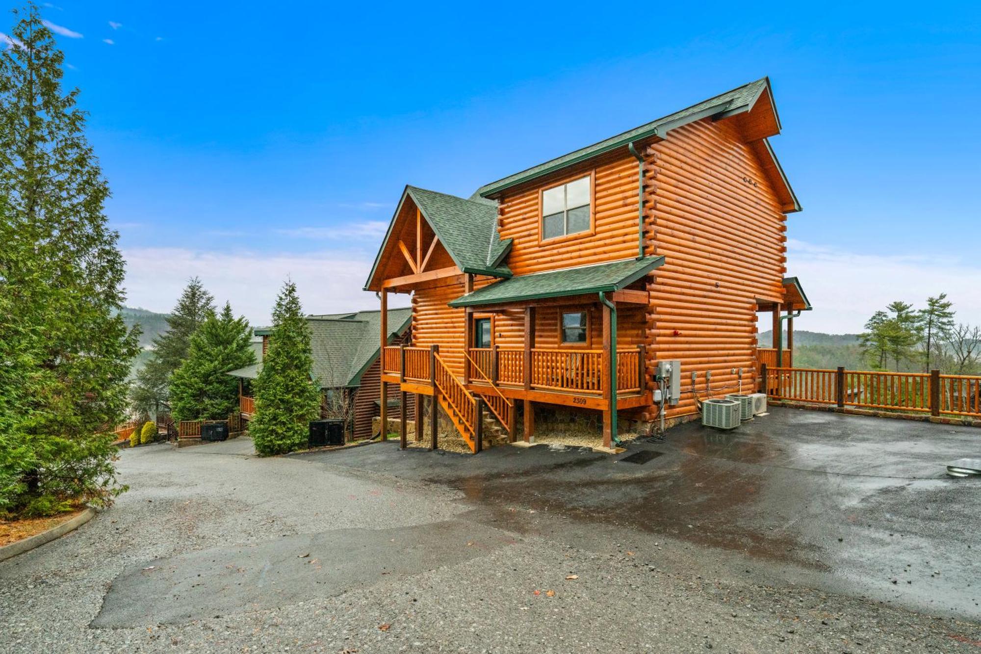 Zen Z Bear Holiday home Pigeon Forge