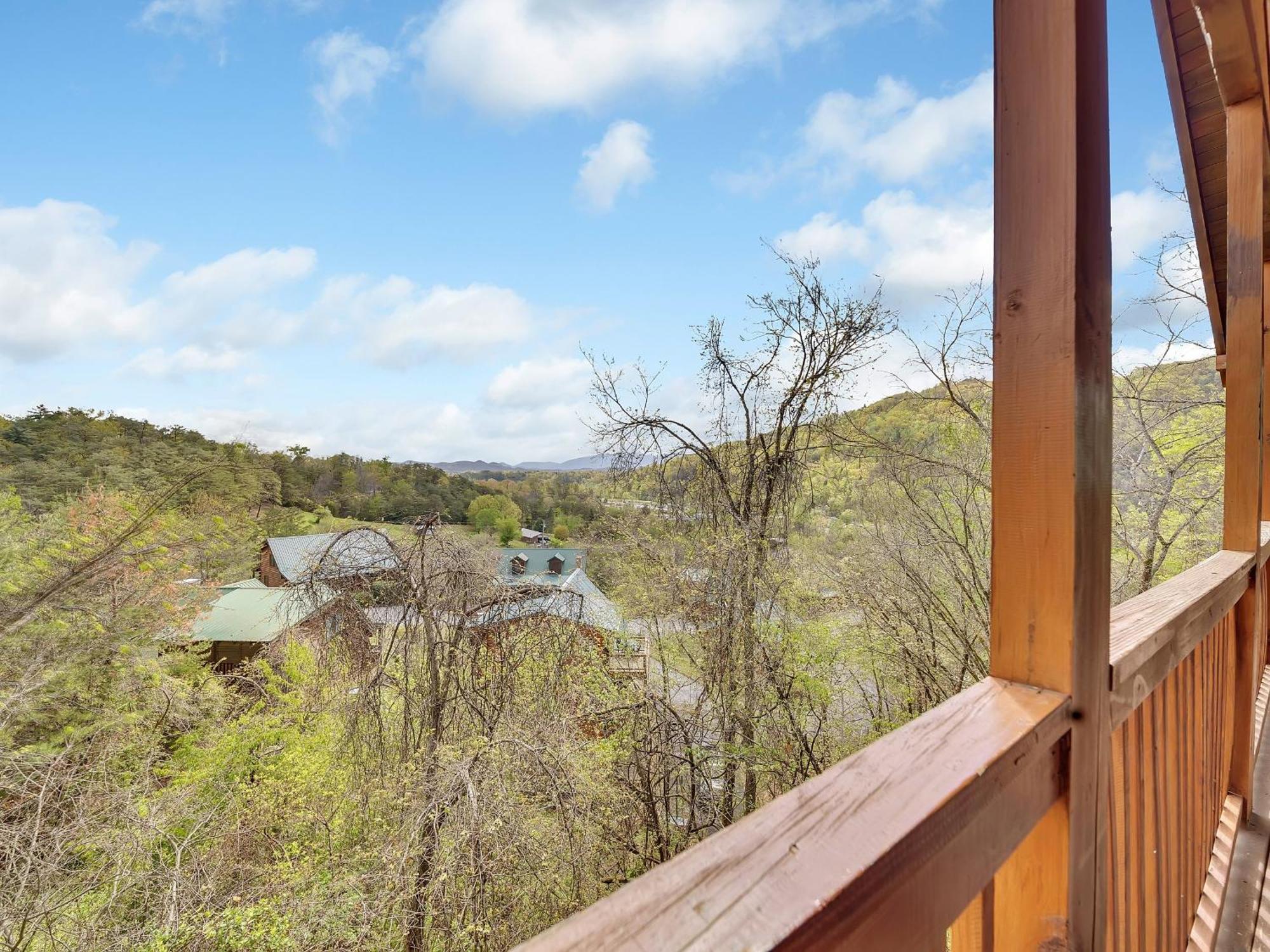 Ern860 - Cozy Bear Overlook Pigeon Forge