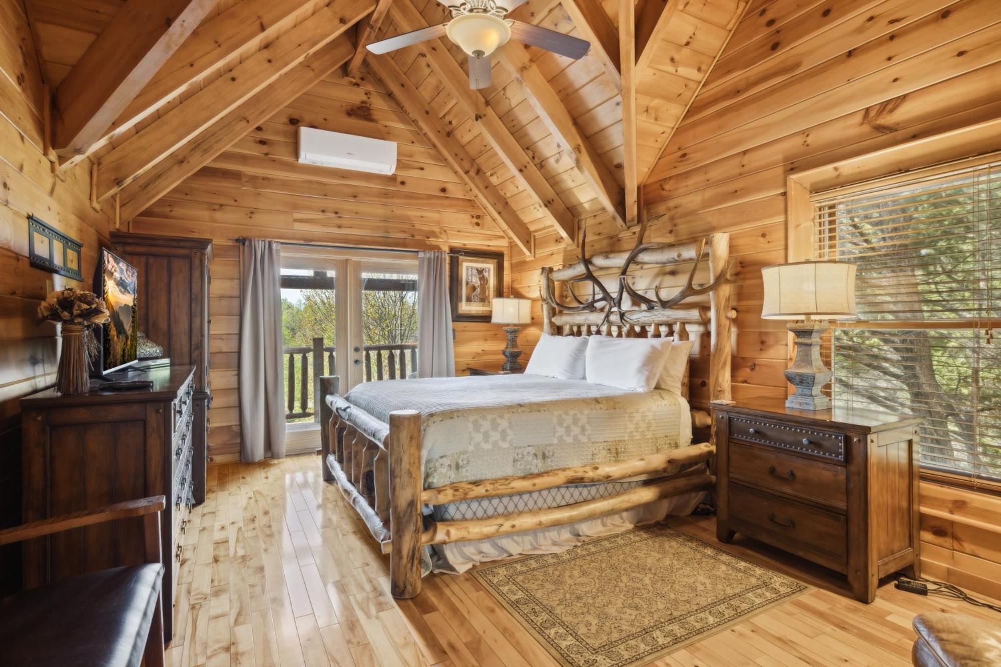 Experience Comfort And Tranquility At Mooseberry Just Minutes From Attractions *