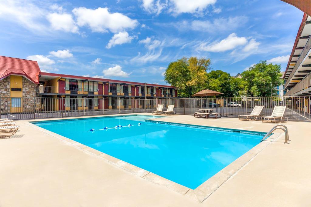 Hotel Days South