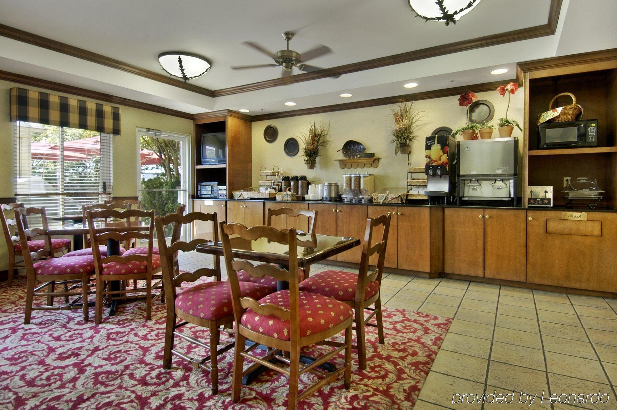 La Quinta By Wyndham Hotel