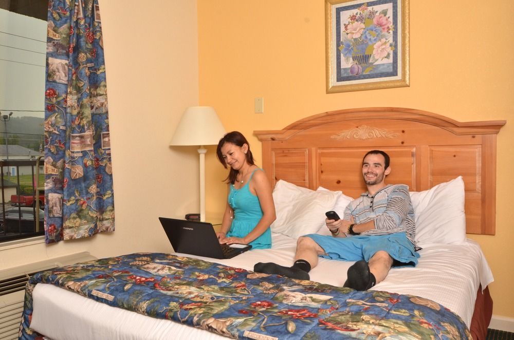 Creekstone Hotel 2*