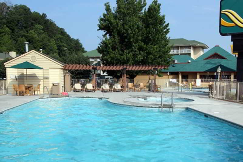 Comfort & At Dollywood Lane Hotel