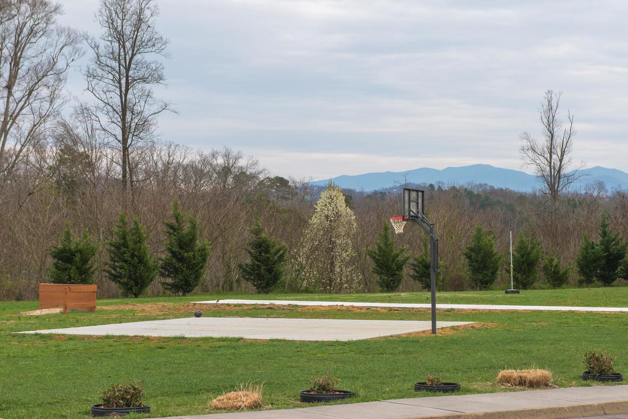Sandy's Sanctuary Pigeon Forge
