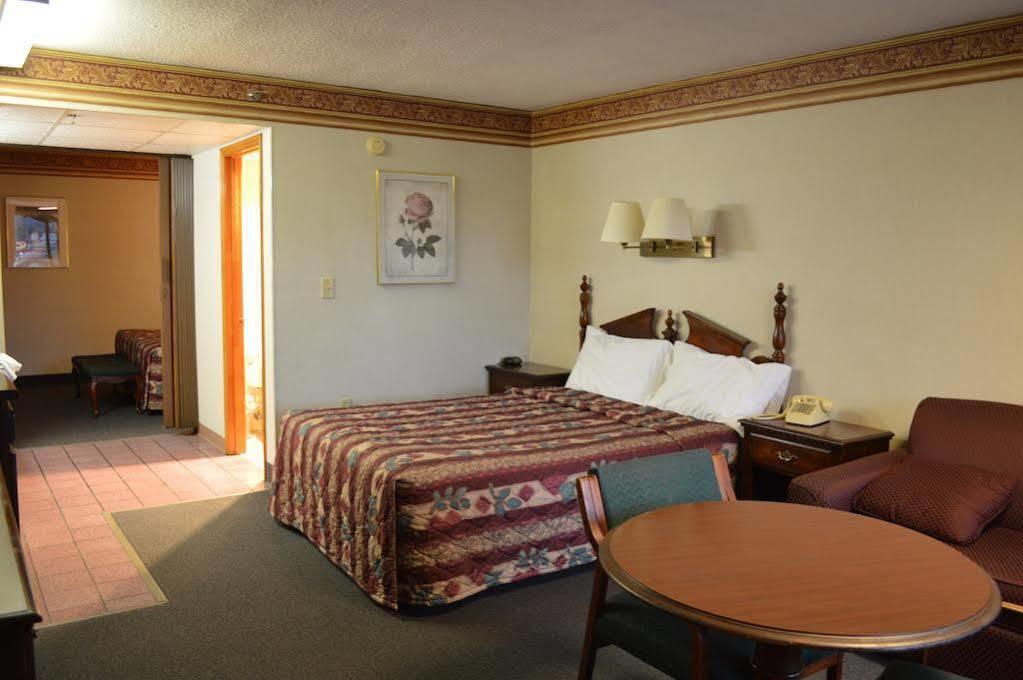 Riverside Motor - 2* Pigeon Forge