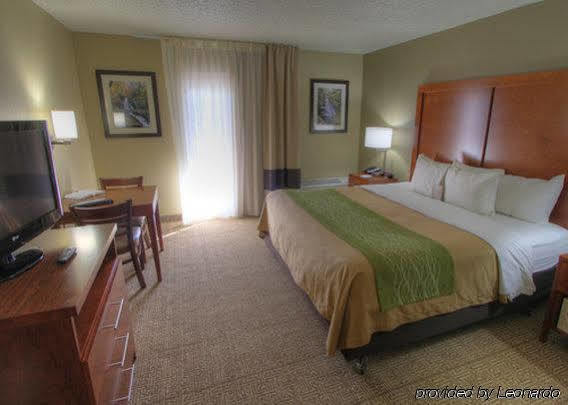 Comfort & At Dollywood Lane Pigeon Forge