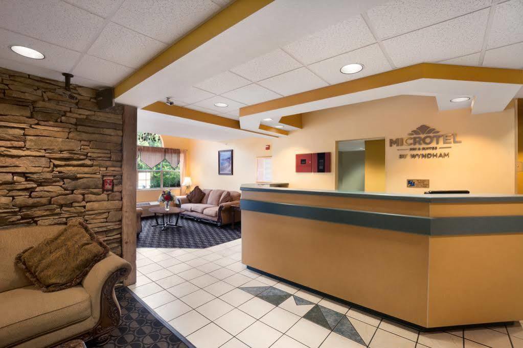 Hotel Microtel & By Wyndham