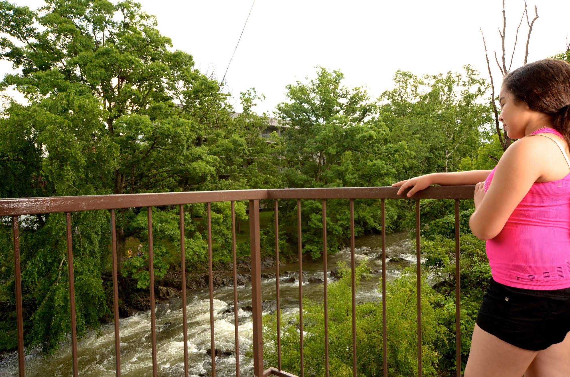 Creekstone Hotel 2*
