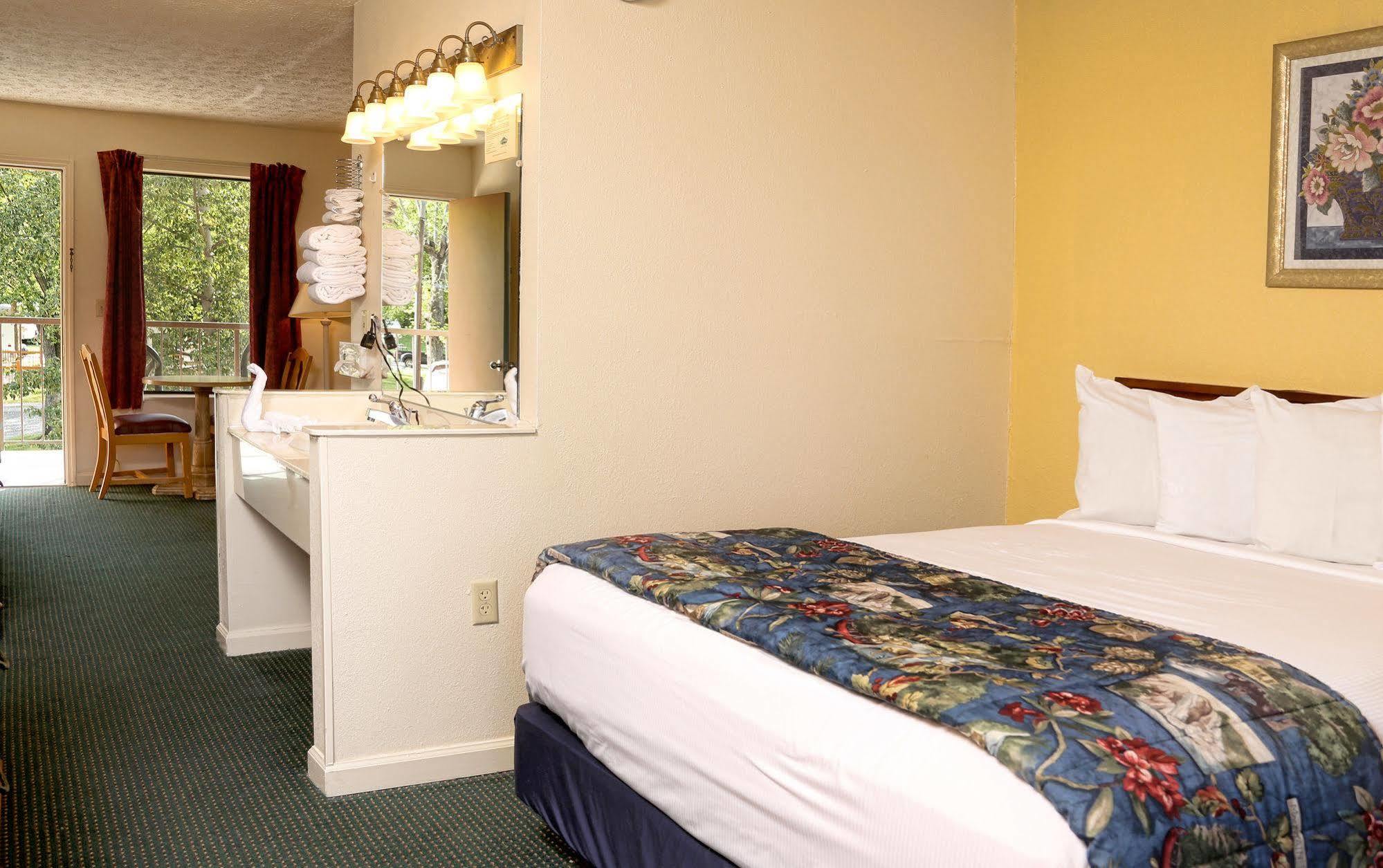 Hotel Creekstone 2*