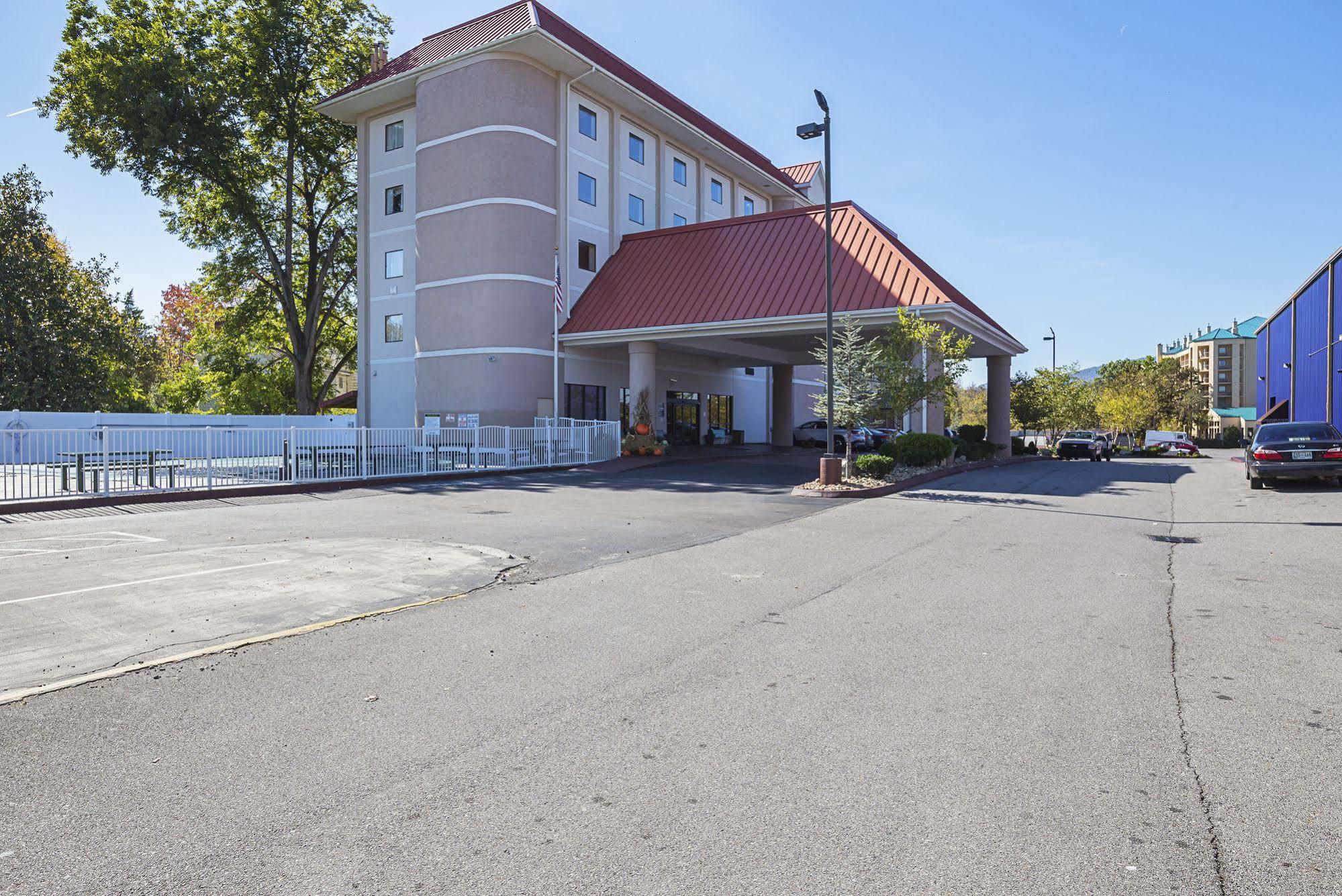 River Bend - Hotel Pigeon Forge