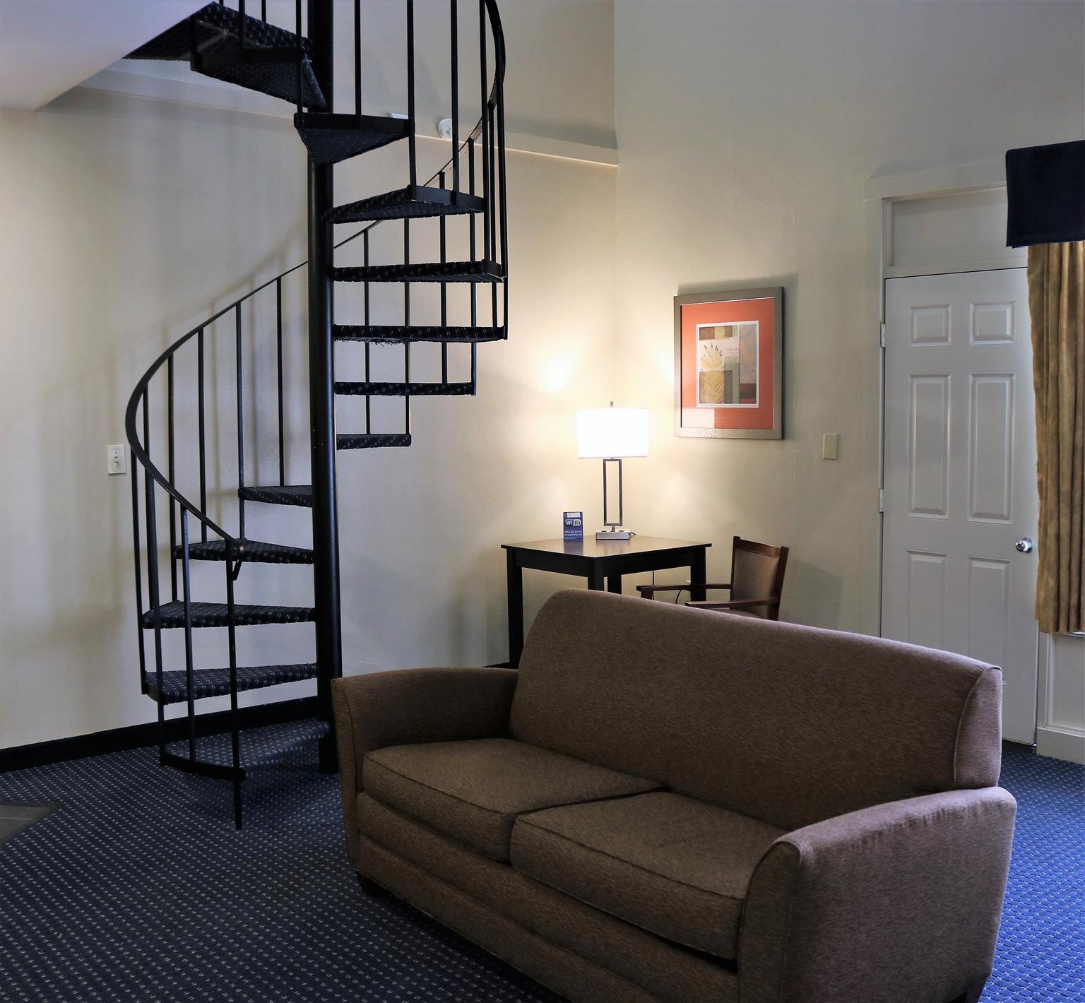 Hotel Western Plaza 3*