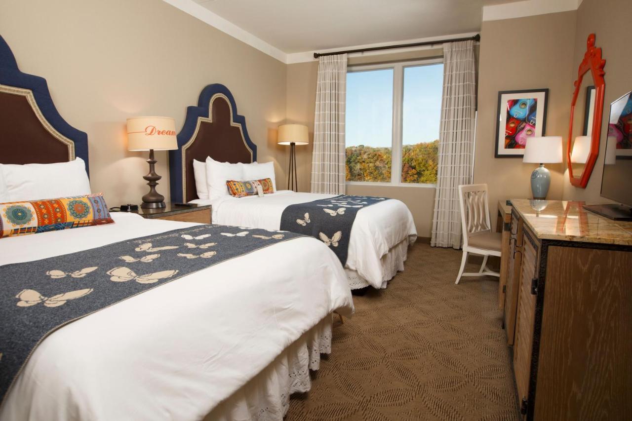 Dollywood's Dreammore And 4*