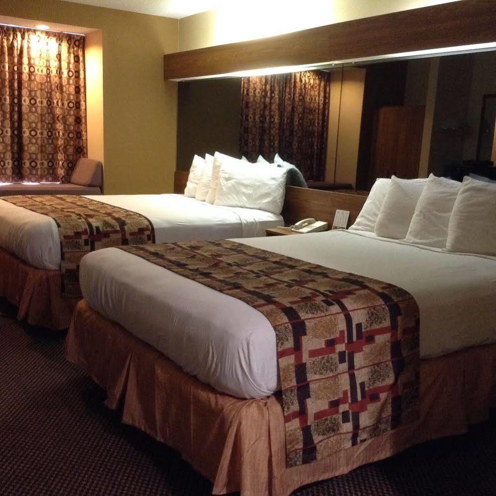 Guest 2* Pigeon Forge
