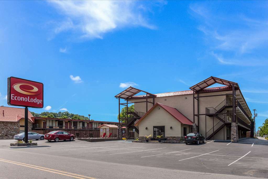 Econo Hotel