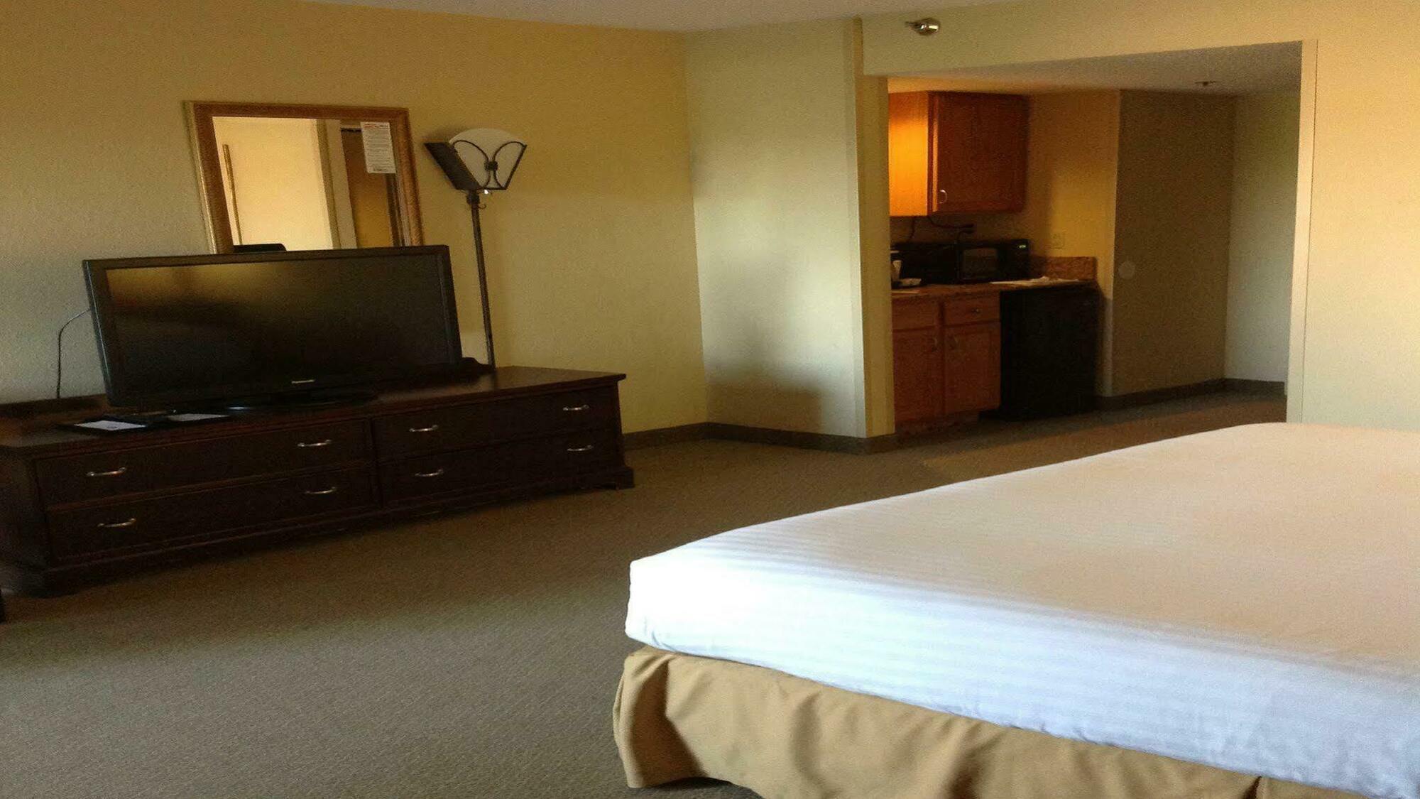 Express & By Ihg Resort 3*