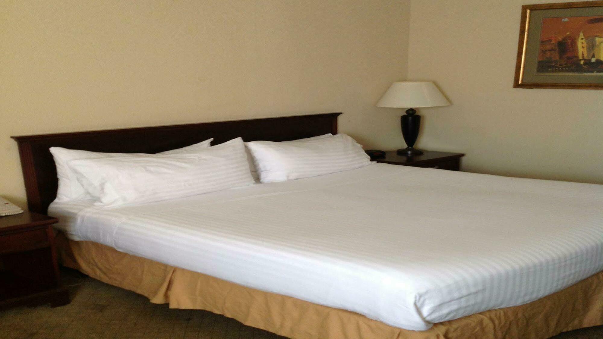 Express & By Ihg