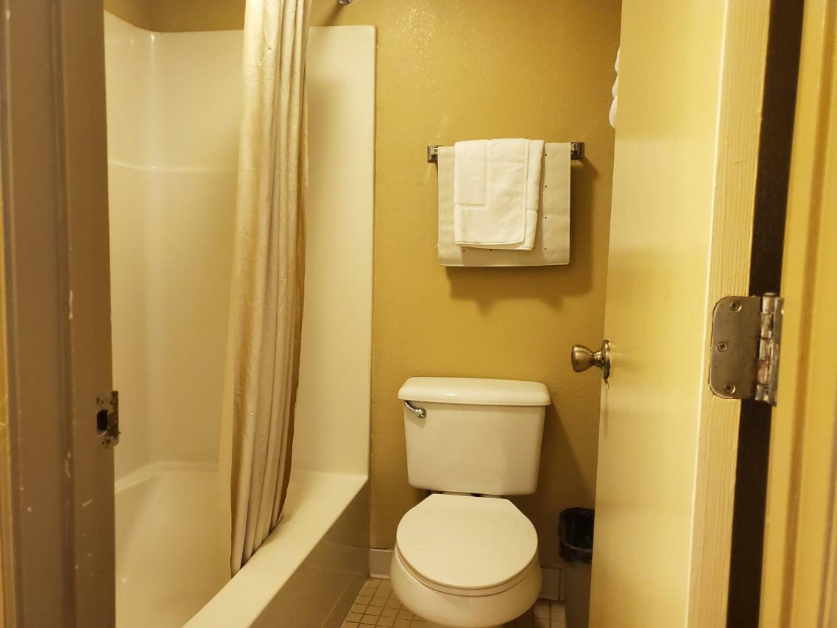 Colonial House 3*