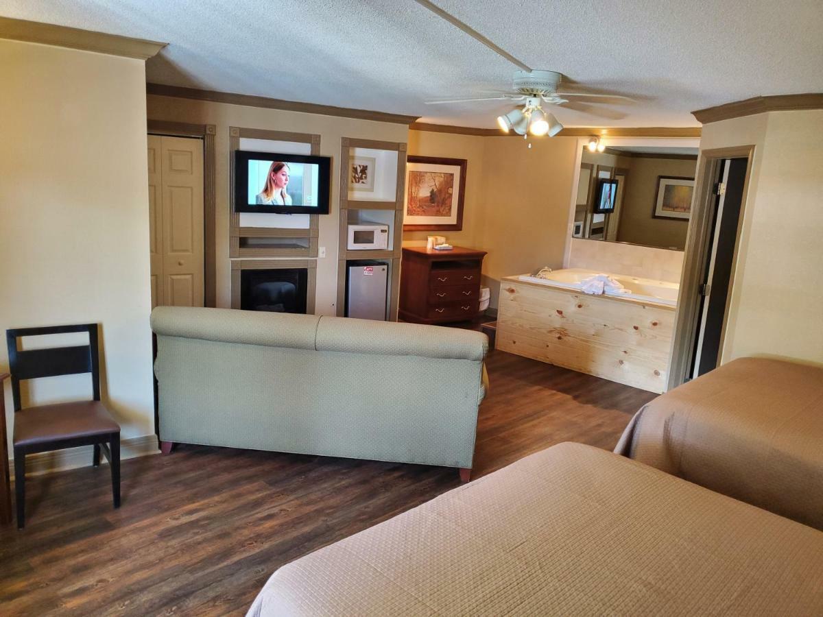 Motel Colonial House