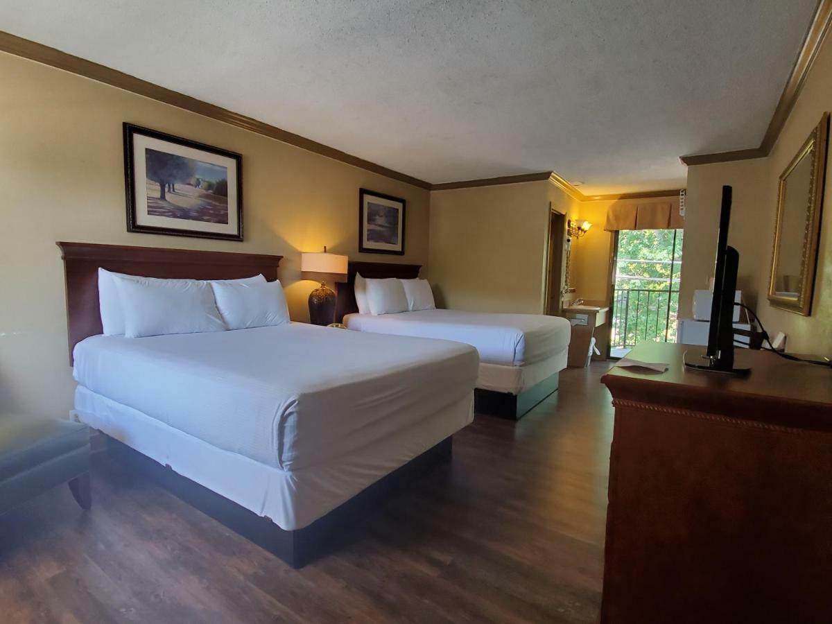Motel Colonial House Pigeon Forge