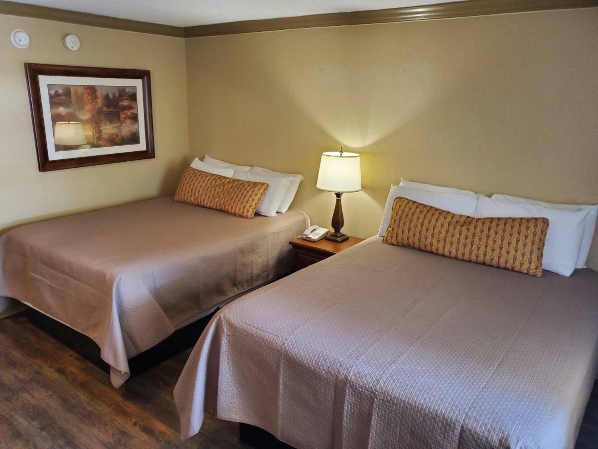 Colonial House Motel