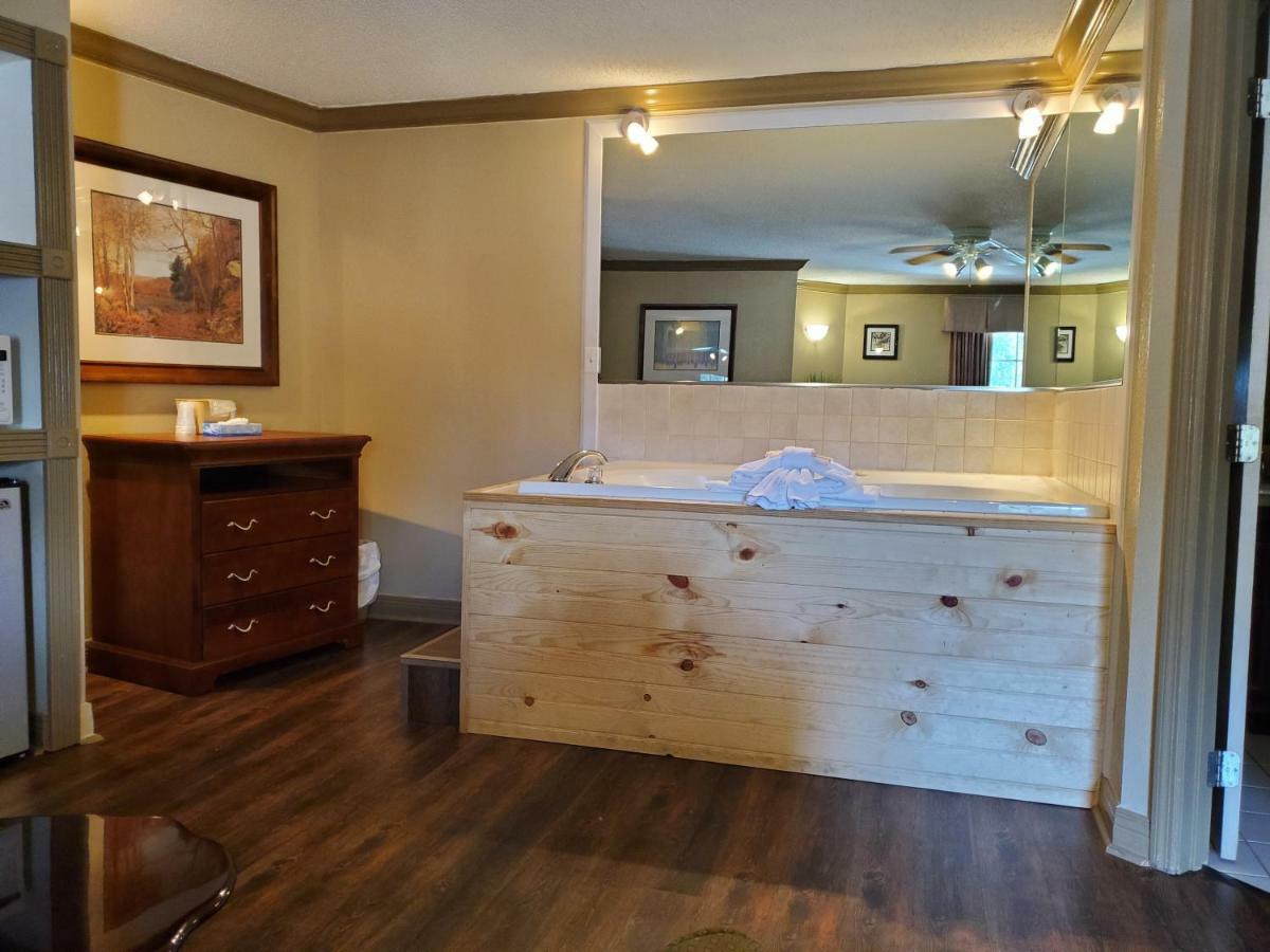 Motel Colonial House 3*