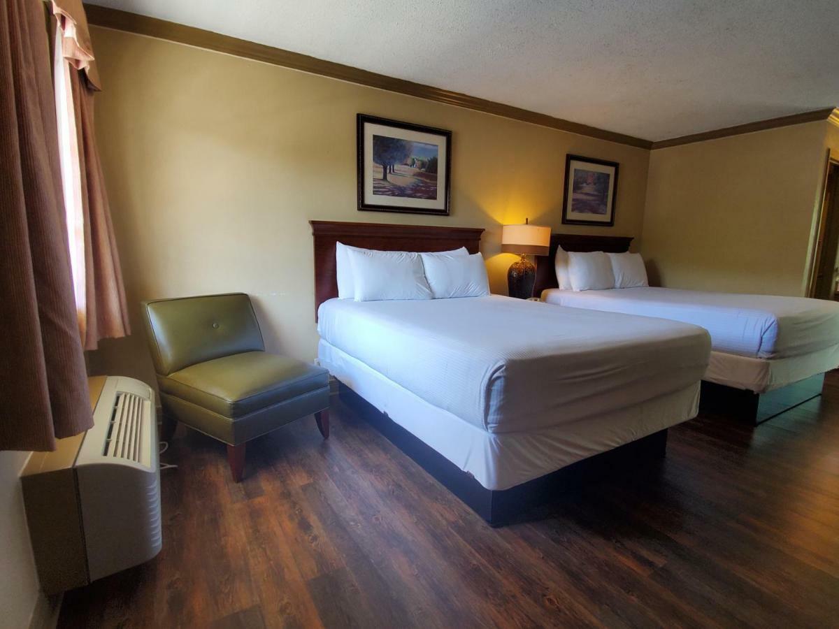 Colonial House Motel