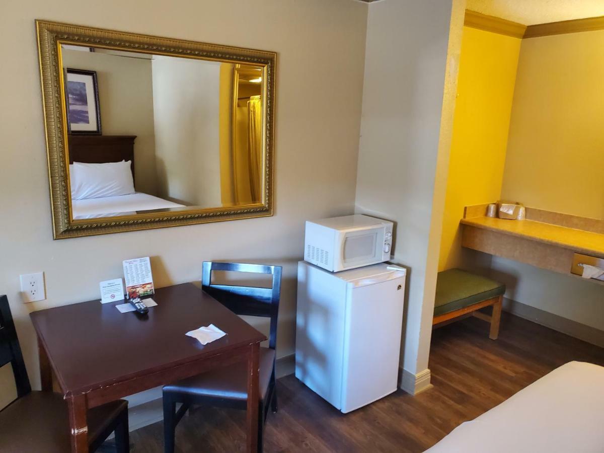 Motel Colonial House Pigeon Forge