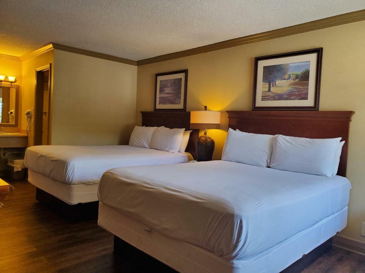 Colonial House 3* Pigeon Forge