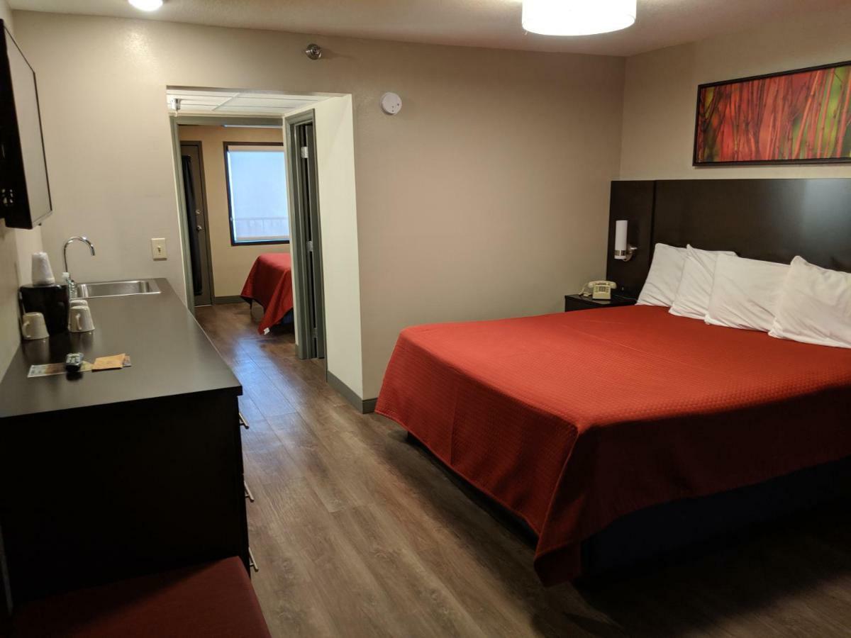 Riverside Tower Hotel 4*