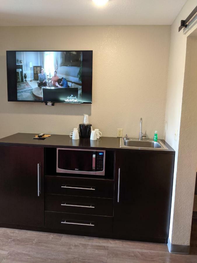 Hotel Riverside Tower 4*