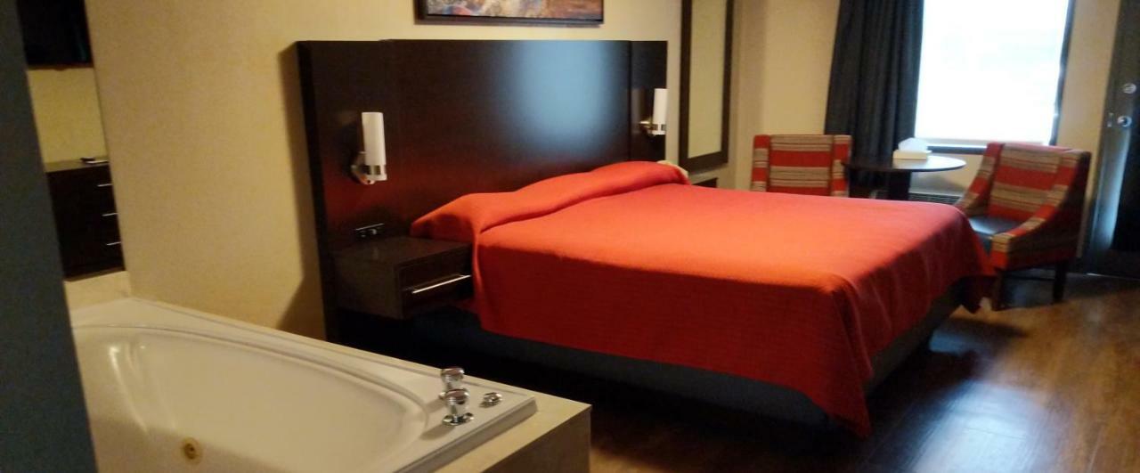 Riverside Tower Hotel 4*