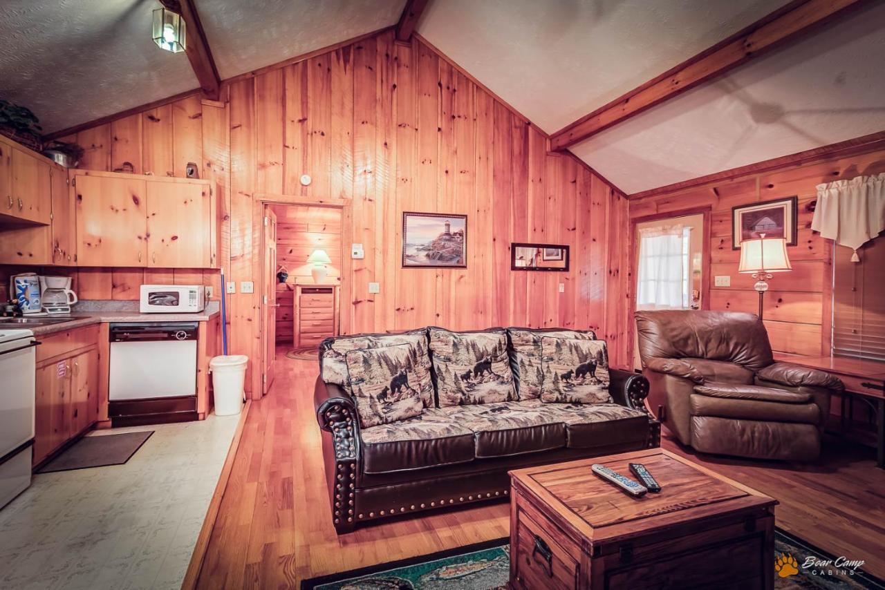 Time To Cuddle, Wifi, Near Pigeon Forge, 1089 Free Tickets Each Paid Day, Dollywood And Holiday home