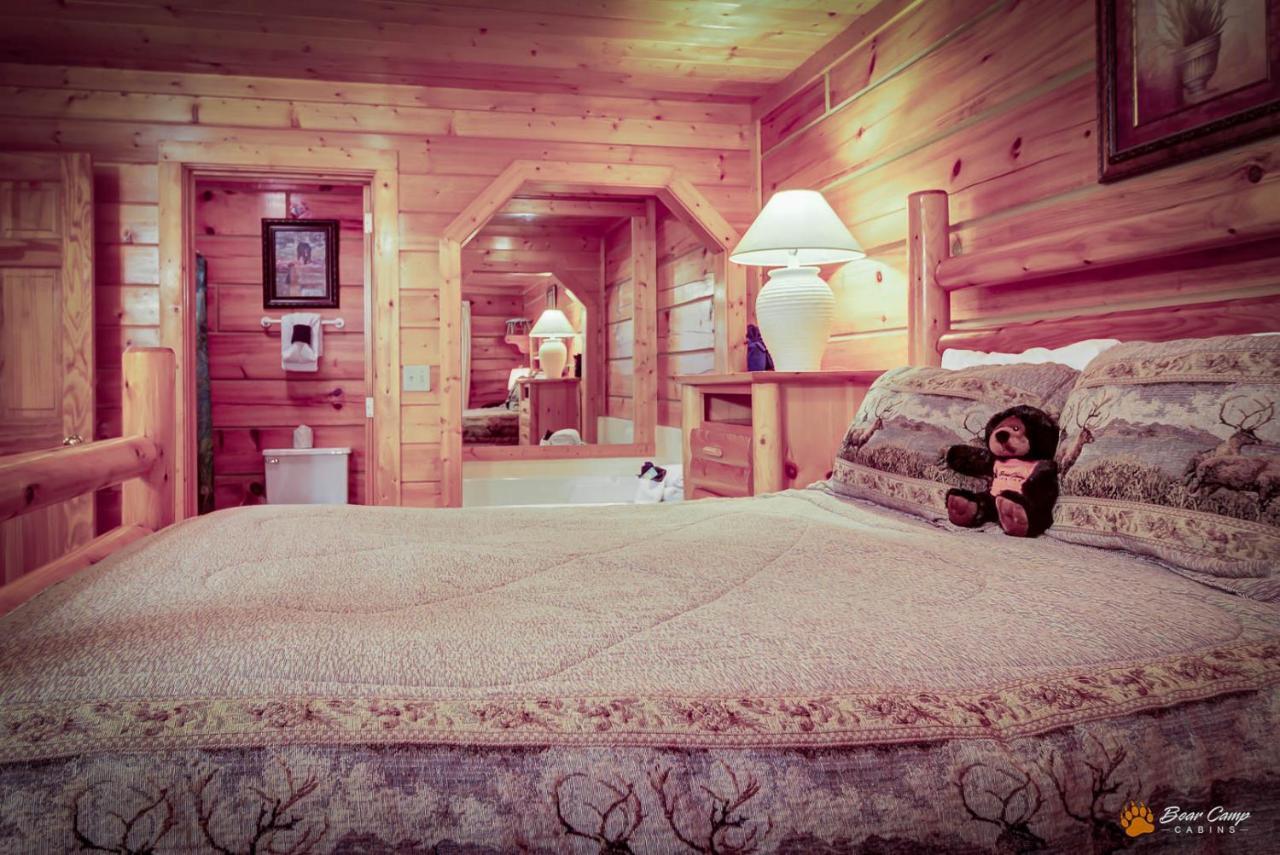 Holiday home Time To Cuddle, Wifi, Near Pigeon Forge, 1089 Free Tickets Each Paid Day, Dollywood And