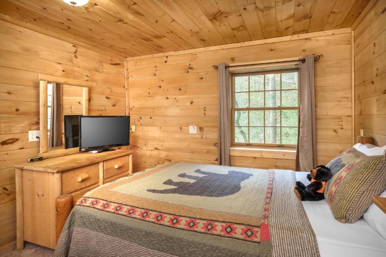 Glori's Retreat, Game Room, 1089 Of Free Attraction Tickets For Each Paid Day, Dollywood And *