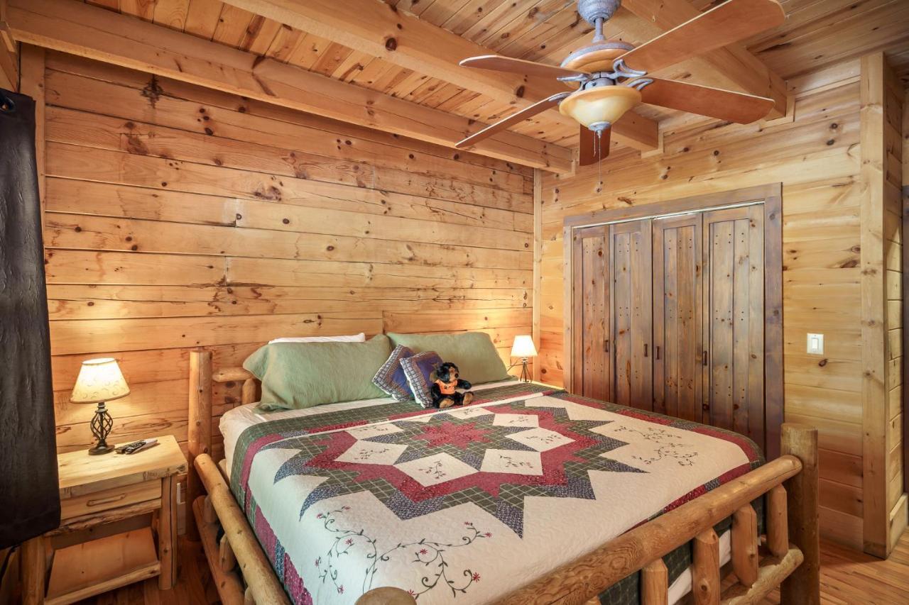 Holiday home Glori's Retreat, Game Room, 1089 Of Free Attraction Tickets For Each Paid Day, Dollywood And