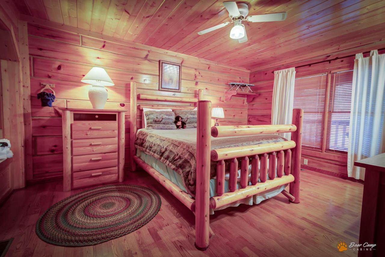 Time To Cuddle, Wifi, Near Pigeon Forge, 1089 Free Tickets Each Paid Day, Dollywood And Holiday home *