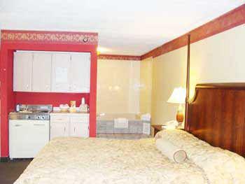 Clarion & Near The Leconte Center 2*