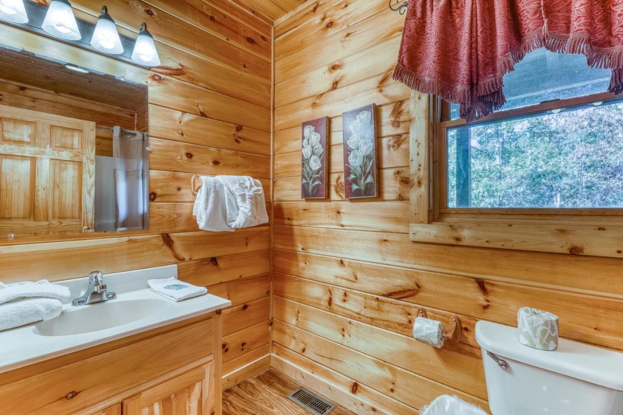 Harrisons Hideout Pigeon Forge