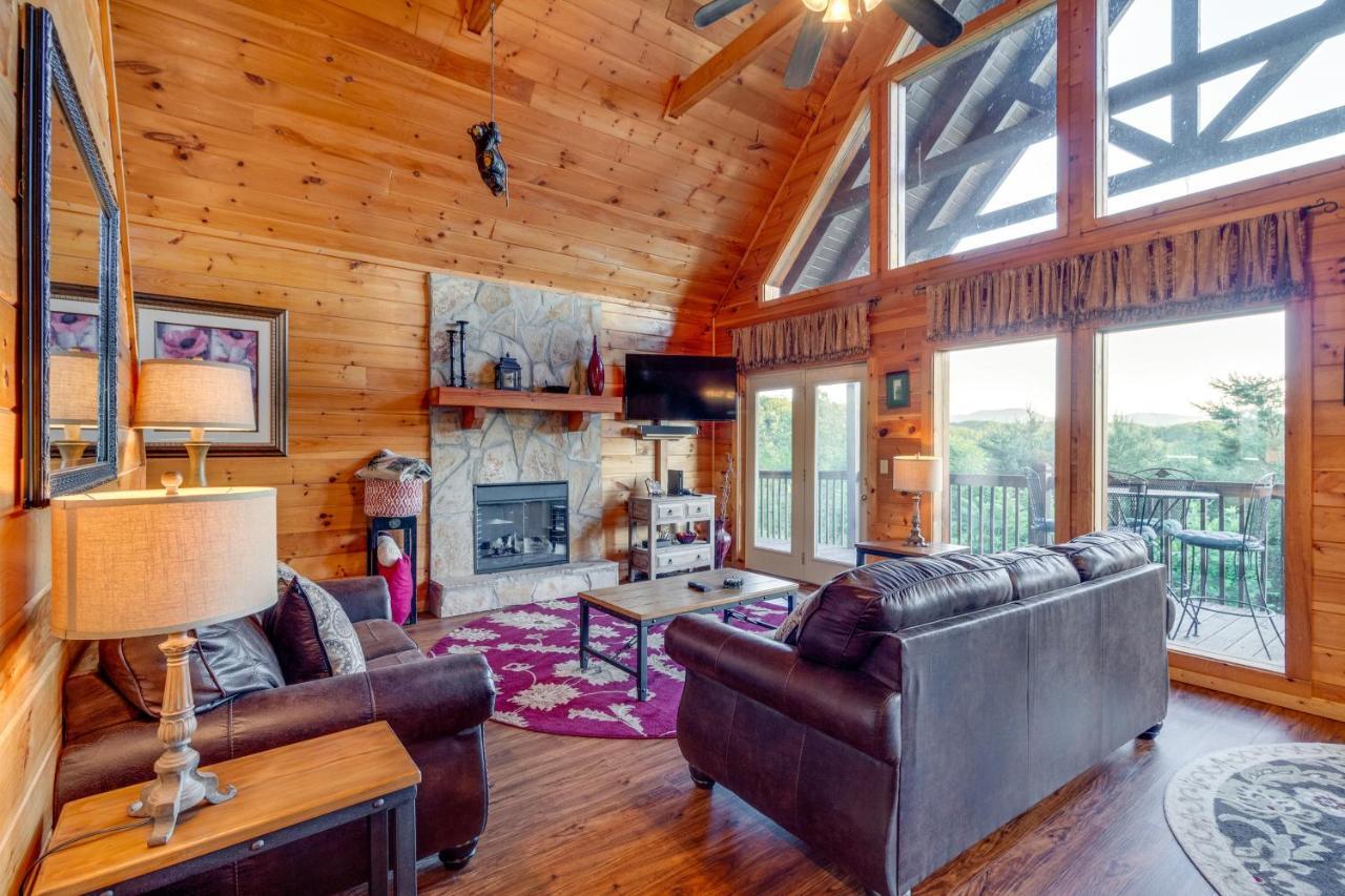 Harrisons Hideout Pigeon Forge
