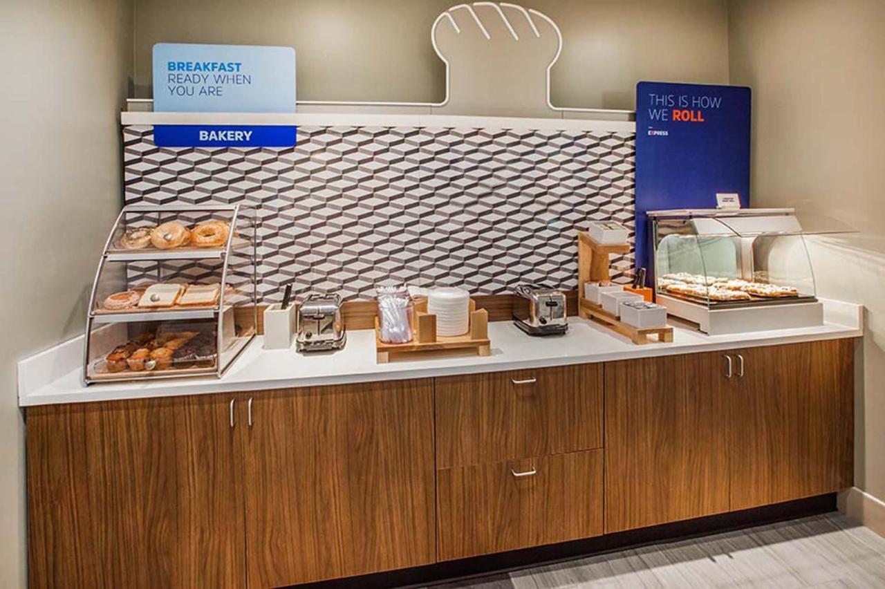 Express - Sevierville By Ihg Hotel 2*